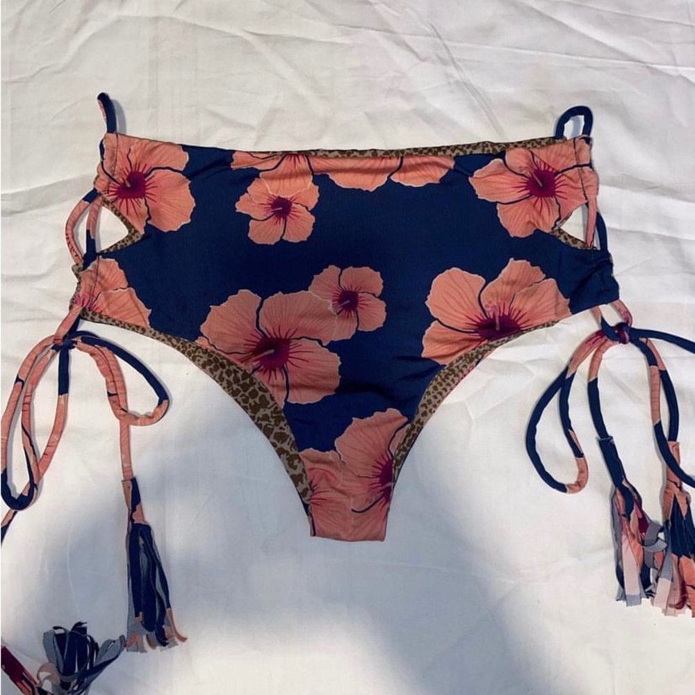 ✨SOLD✨Acacia bottoms